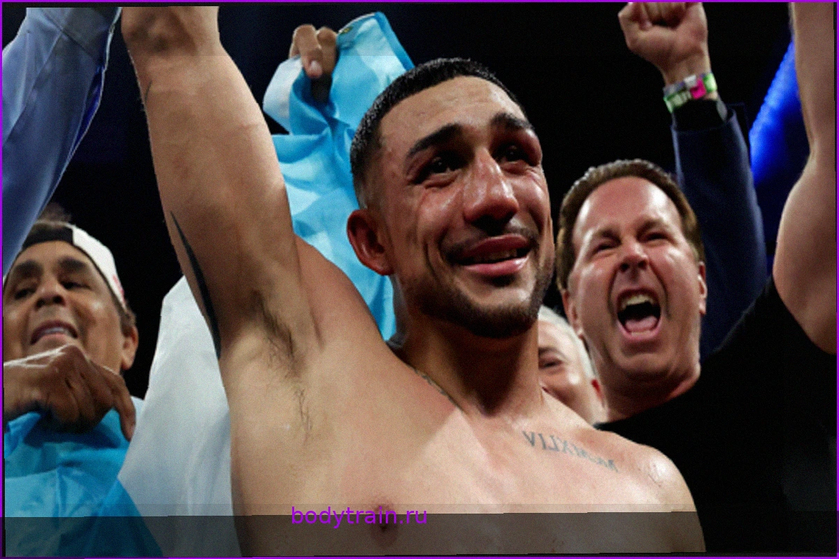 Теофимо Лопес завоевал титул WBA в легком весе, став чемпионом в трех весовых категориях